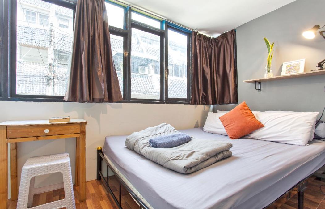Miku Guesthouse Бангкок Екстер'єр фото