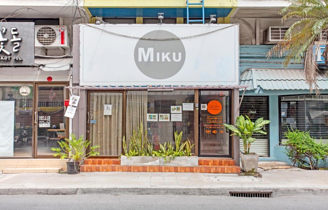 Miku Guesthouse Бангкок Екстер'єр фото
