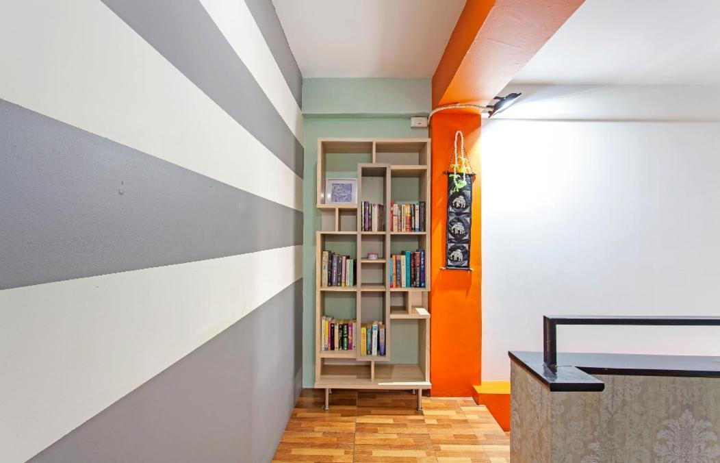 Miku Guesthouse Бангкок Екстер'єр фото