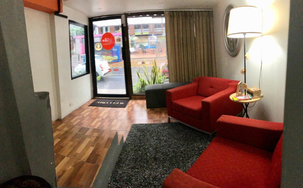 Miku Guesthouse Бангкок Екстер'єр фото