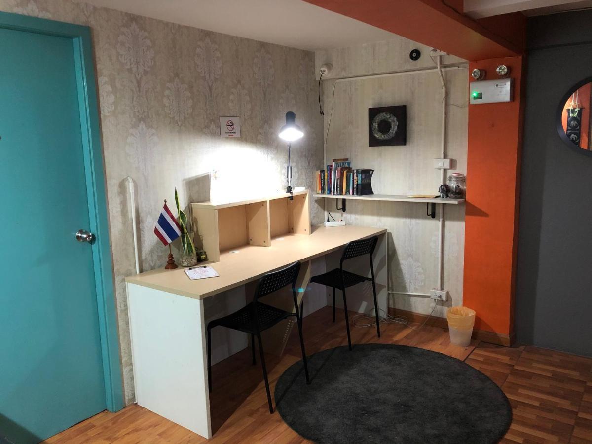 Miku Guesthouse Бангкок Екстер'єр фото