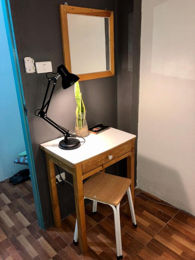Miku Guesthouse Бангкок Екстер'єр фото