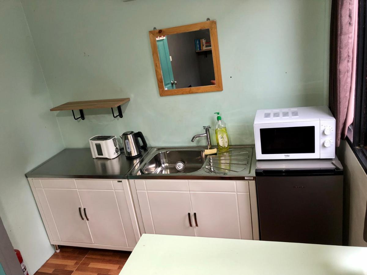 Miku Guesthouse Бангкок Екстер'єр фото