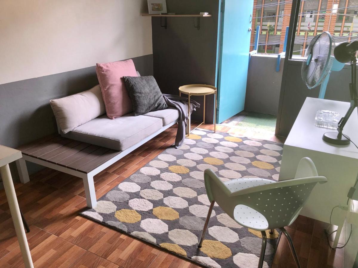 Miku Guesthouse Бангкок Екстер'єр фото