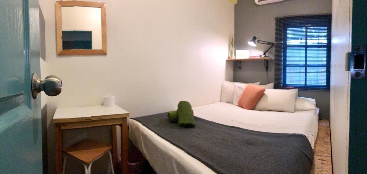 Miku Guesthouse Бангкок Екстер'єр фото