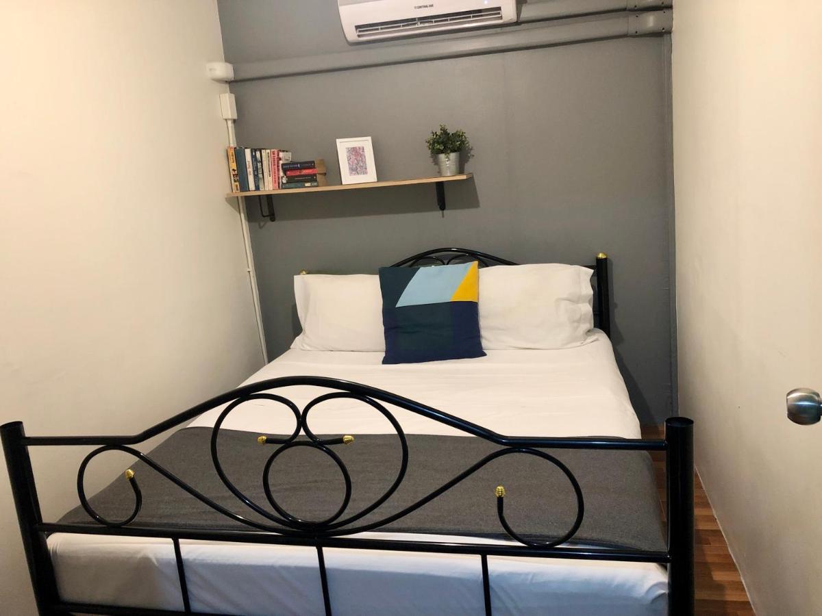 Miku Guesthouse Бангкок Екстер'єр фото